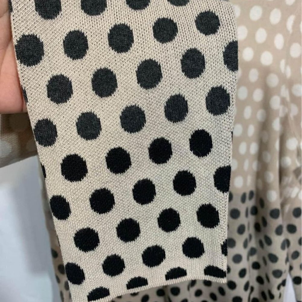 WOMAN’S TANJAY sweater. Gradient dots. New condition. Size large. - Picture 5 of 7